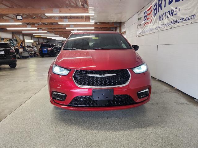 Photo of 2025 RED HOT Chrysler Pacifica