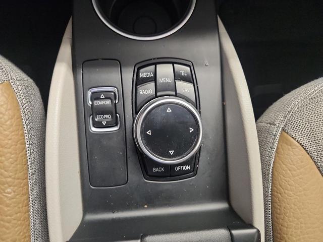 Photo of 2014 Ionic Silver Metallic w/BMW i Frozen Blue Accent BMW i3