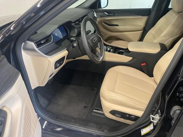 Photo of 2024 Midnight Sky Jeep Grand Cherokee