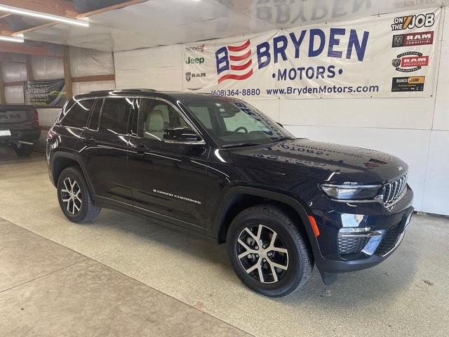 Photo of 2024 Midnight Sky Jeep Grand Cherokee