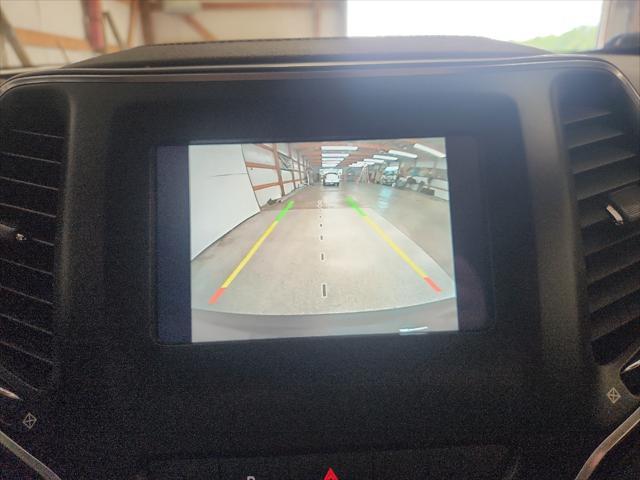 Photo of 2019 Olive Green Pearlcoat Jeep Cherokee