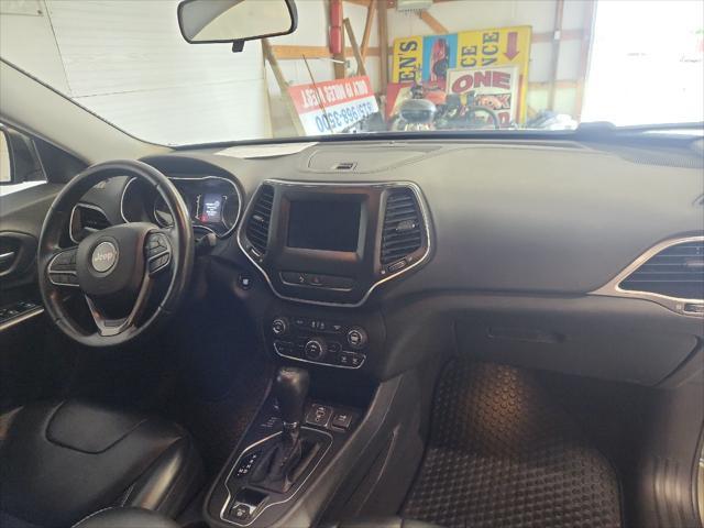 Photo of 2019 Olive Green Pearlcoat Jeep Cherokee