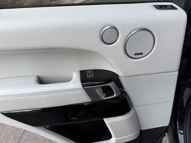 Photo of 2015 Mariana Black Metallic Land Rover Range Rover