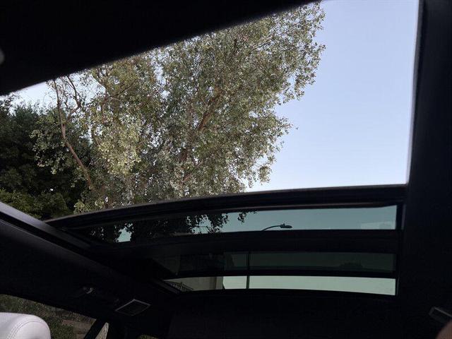 Photo of 2015 Mariana Black Metallic Land Rover Range Rover