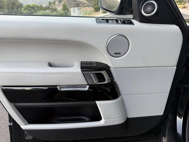 Photo of 2015 Mariana Black Metallic Land Rover Range Rover