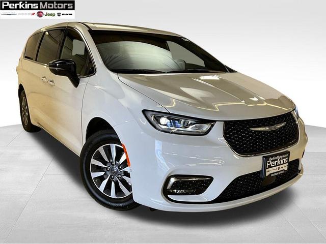 2023 Chrysler Voyager