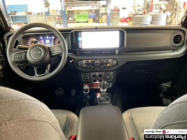 Photo of 2025 Black Clearcoat Jeep Gladiator