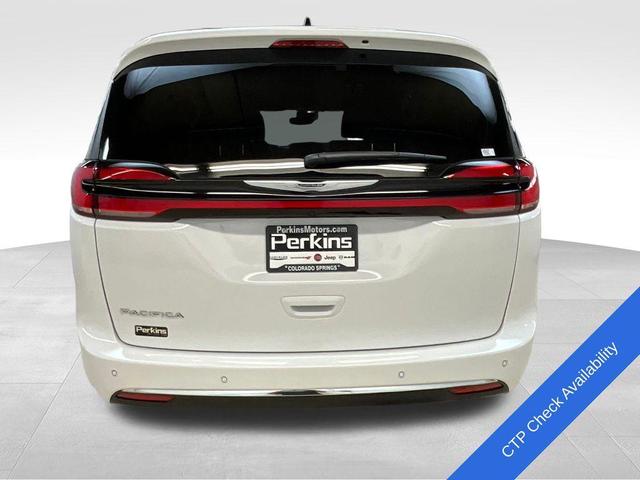 Photo of 2025 Bright White Clearcoat Chrysler Pacifica