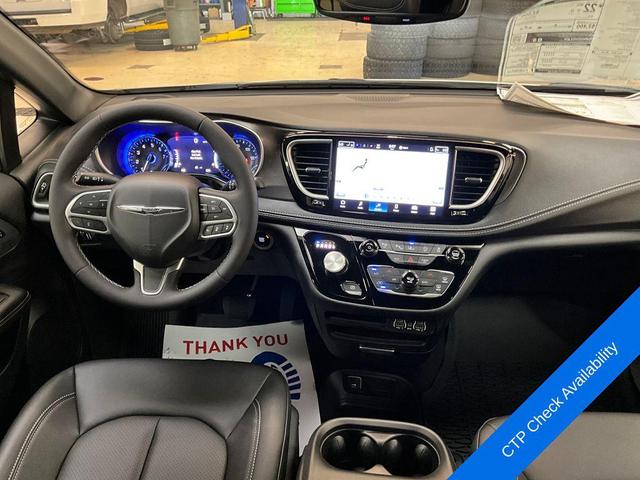 Photo of 2025 Bright White Clearcoat Chrysler Pacifica