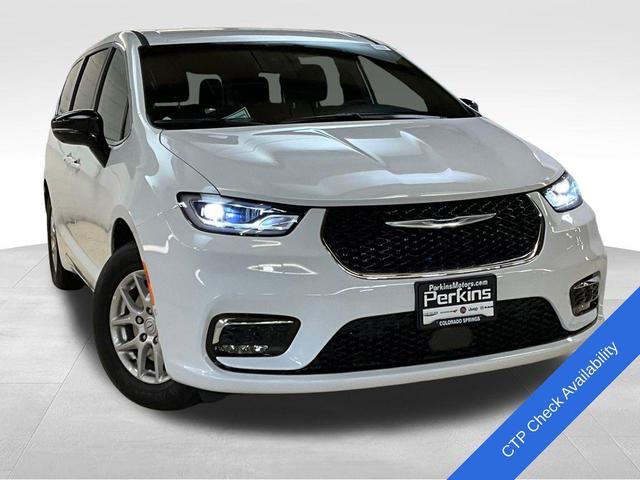 Photo of 2025 Bright White Clearcoat Chrysler Pacifica