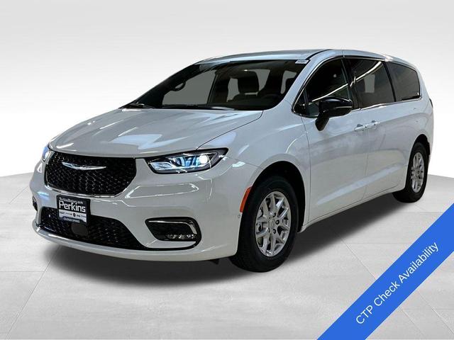 Photo of 2025 Bright White Clearcoat Chrysler Pacifica