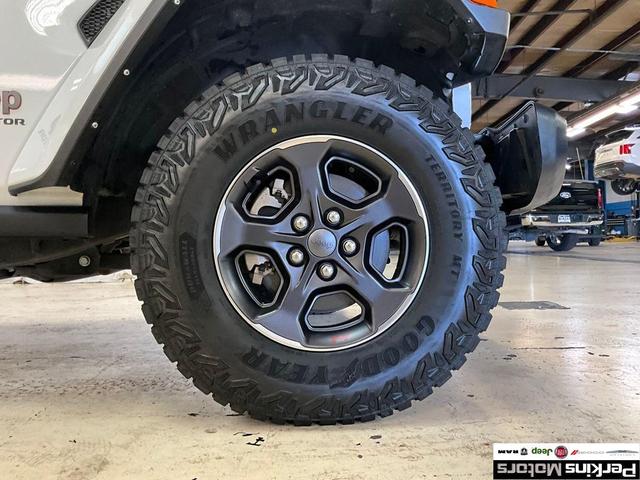 Photo of 2021 Bright White Clearcoat Jeep Gladiator