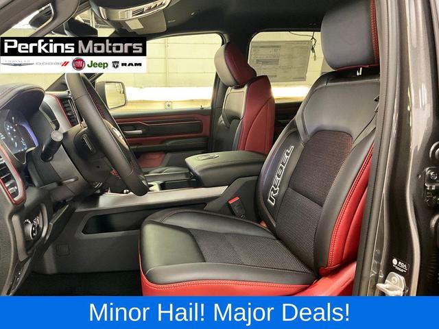 Photo of 2025 Granite Crystal Clearcoat Metallic RAM 1500