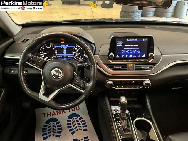 Photo of 2023 Black Nissan Altima
