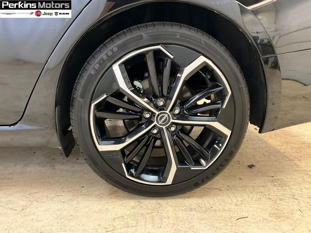 Photo of 2023 Black Nissan Altima