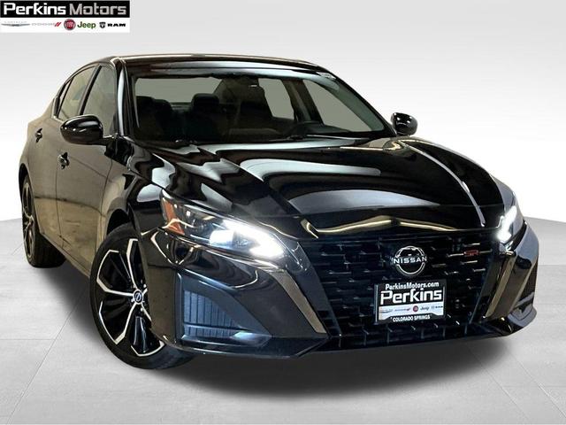 Photo of 2023 Black Nissan Altima