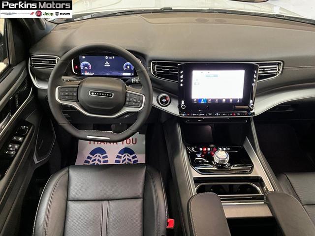 Photo of 2025 Bright White Clearcoat Jeep Wagoneer