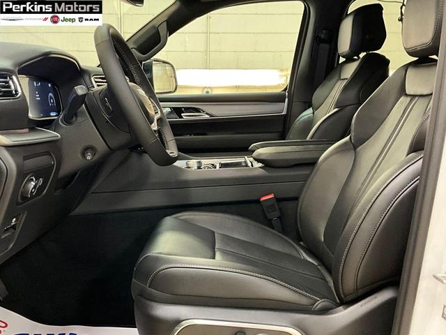 Photo of 2025 Bright White Clearcoat Jeep Wagoneer