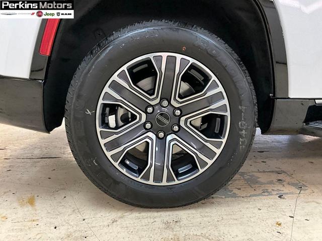 Photo of 2025 Bright White Clearcoat Jeep Wagoneer