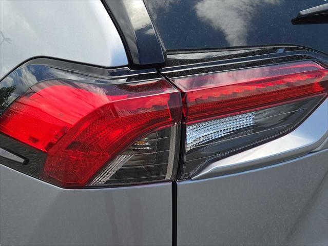 Photo of 2025 Silver Sky Metallic Toyota RAV4 Hybrid