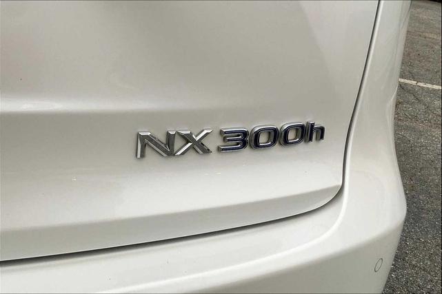 Photo of 2020 Eminent White Pearl Lexus NX 300h