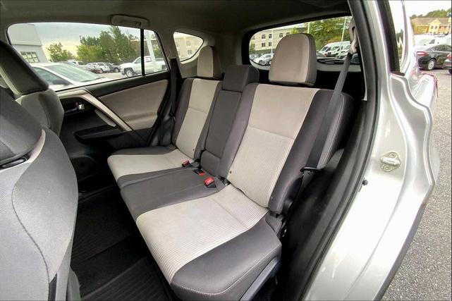 Photo of 2015 Classic Silver Metallic Toyota RAV4