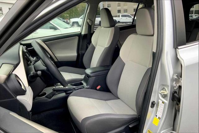 Photo of 2015 Classic Silver Metallic Toyota RAV4