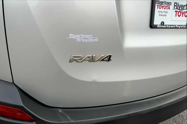 Photo of 2015 Classic Silver Metallic Toyota RAV4