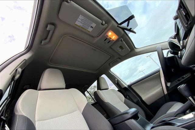Photo of 2015 Classic Silver Metallic Toyota RAV4