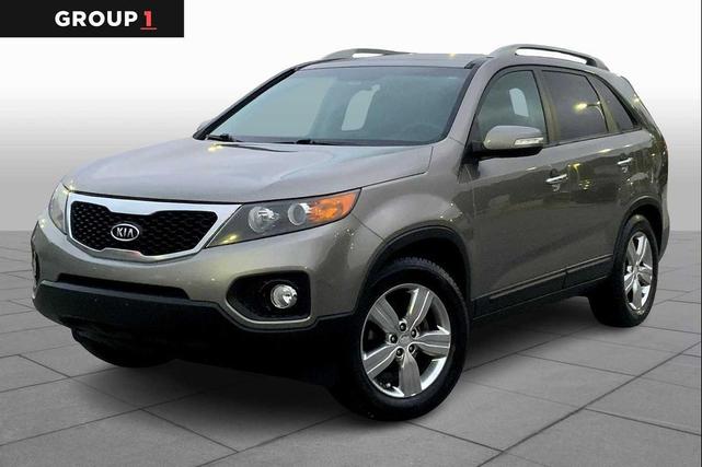 Photo of 2013 Titanium Silver Kia Sorento