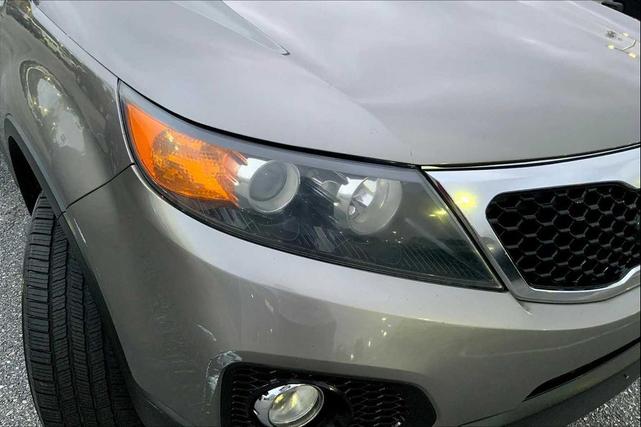 Photo of 2013 Titanium Silver Kia Sorento