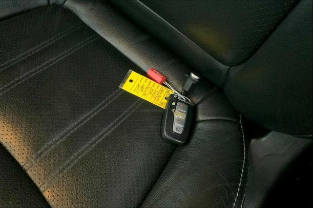 Photo of 2013 Titanium Silver Kia Sorento