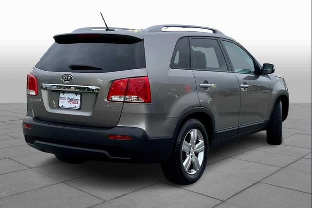 Photo of 2013 Titanium Silver Kia Sorento