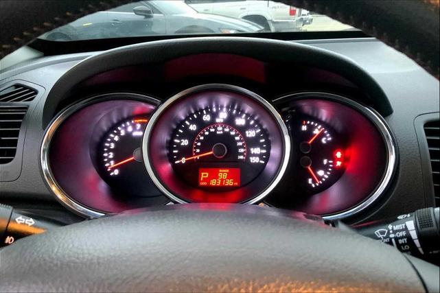 Photo of 2013 Titanium Silver Kia Sorento