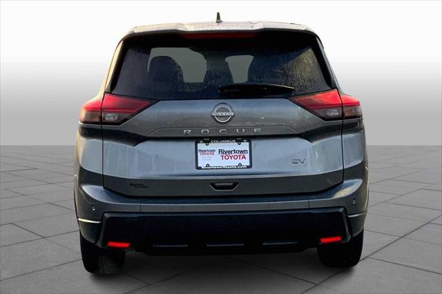 Photo of 2024 Gun Metallic Nissan Rogue