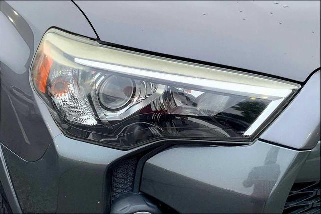 Photo of 2016 Magnetic Gray Metallic Toyota 4Runner