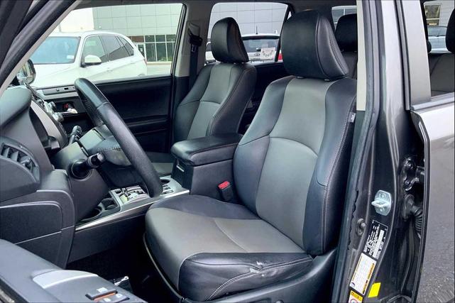 Photo of 2016 Magnetic Gray Metallic Toyota 4Runner