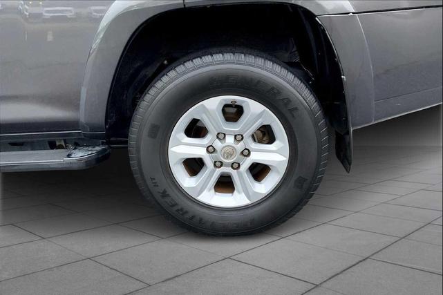 Photo of 2016 Magnetic Gray Metallic Toyota 4Runner