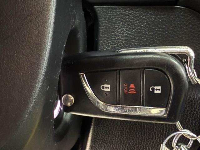 Photo of 2021 Super White Toyota RAV4 Hybrid