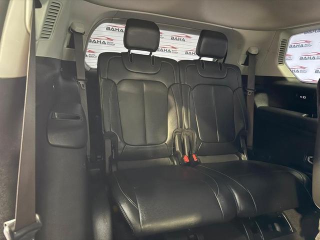 Photo of 2023 Diamond Black Crystal Pearlcoat Jeep Grand Cherokee L