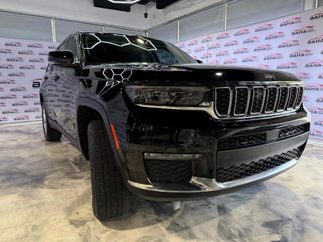 Photo of 2023 Diamond Black Crystal Pearlcoat Jeep Grand Cherokee L