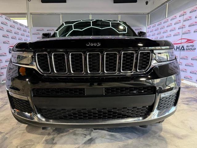 Photo of 2023 Diamond Black Crystal Pearlcoat Jeep Grand Cherokee L