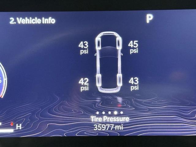 Photo of 2023 Diamond Black Crystal Pearlcoat Jeep Grand Cherokee L