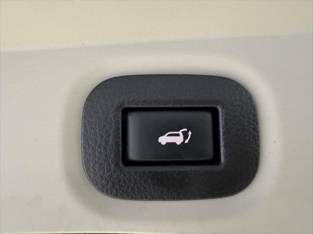 Photo of 2020 Brilliant Silver Metallic Nissan Rogue