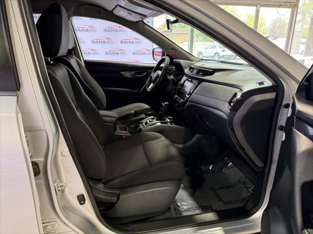 Photo of 2020 Brilliant Silver Metallic Nissan Rogue