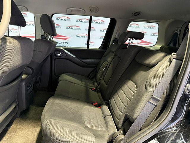 Photo of 2011 Super Black Nissan Pathfinder