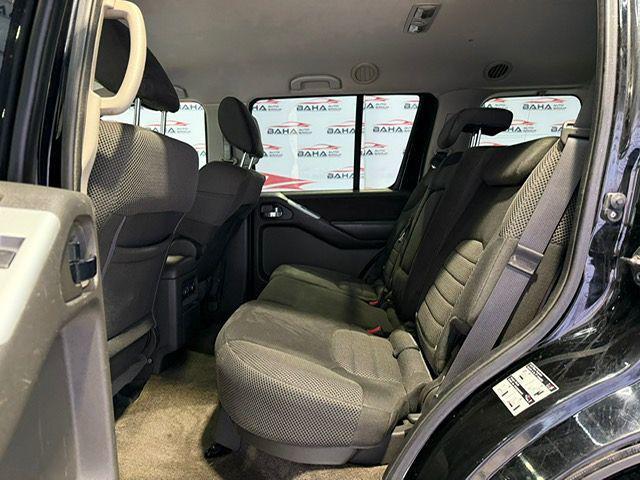 Photo of 2011 Super Black Nissan Pathfinder