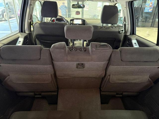 Photo of 2011 Super Black Nissan Pathfinder