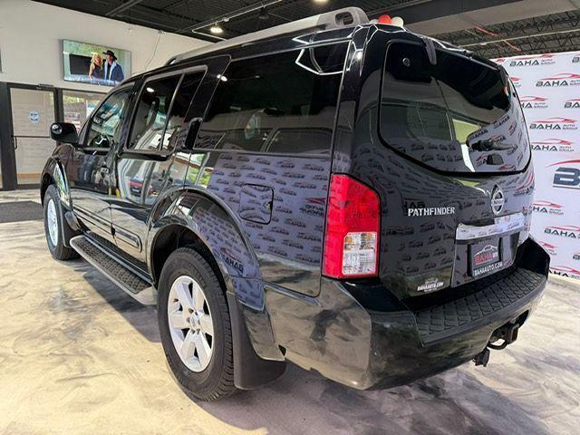 Photo of 2011 Super Black Nissan Pathfinder