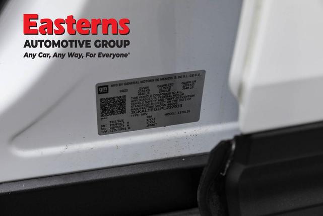 Photo of 2023 Summit White GMC Terrain